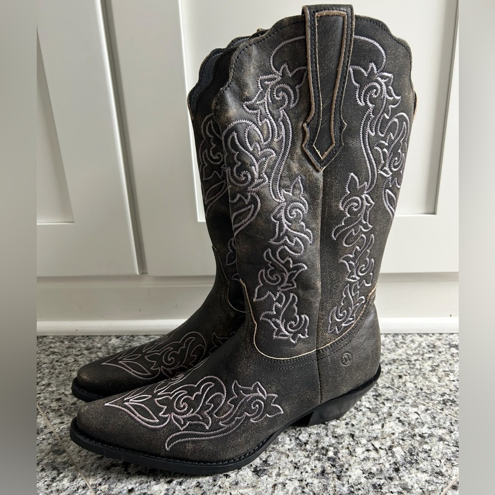 Dingo Women's Flirty N' Fun Black Leather Round Toe Boot